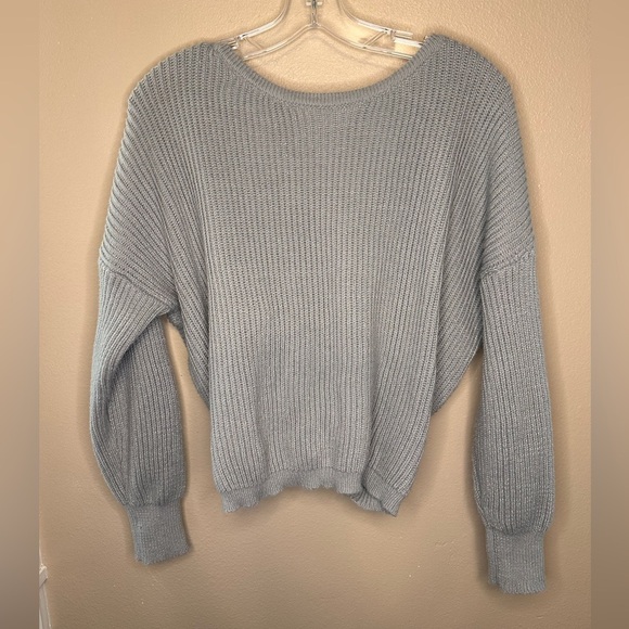 SHEIN Women’s Cropped Crossover Knit Sweater Size Small Gray - Picture 3 of 3